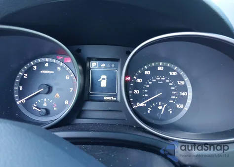 2018 Hyundai Santa Fe Sport 2.4L z USA, uszkodzony, nr VIN 5XYZU3LBXJG564101